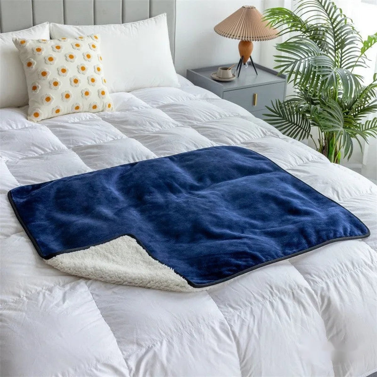Calming sherpa dog blanket, navy blue – PetsZeno