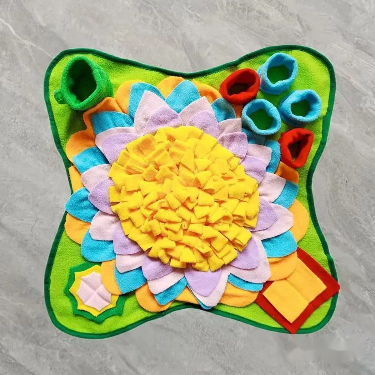 Flower snuffle mat for dogs, green – PetsZeno